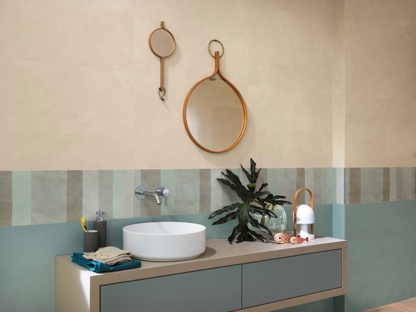colour tile bathroom